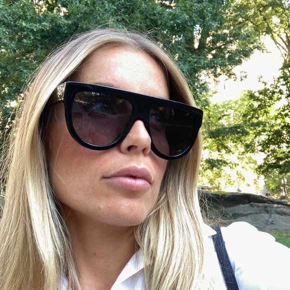 Céline sunglasses in the « kardashian » style. Good condition. - Picture 1 of 4